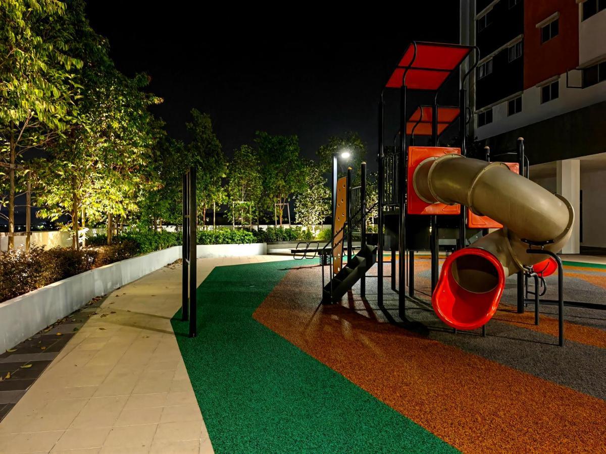 Alanis Residences Klia Kota Warisan Sepang By Dreamstay Exterior photo